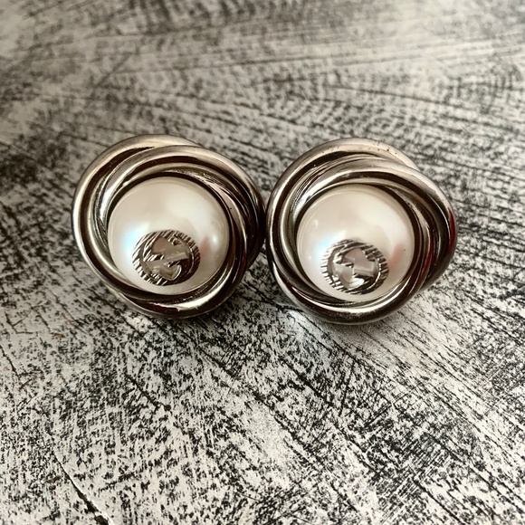 Gucci clip on earrings - Picture 1 of 4